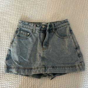 PRINCESS POLLY GAZELLE DENIM SKORT LIGHT WASH